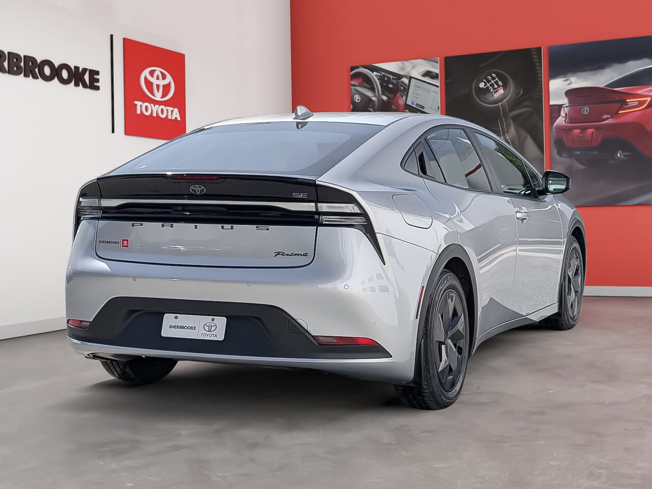 Toyota Prius Prime SE/SIÈGES CHAUFFANTS/BLUETOOTH/AC/RÉGULATEUR DE VITESSE/CAMÉRA DE RECUL 2024 Argent Incisif Sherbrooke - photo #2