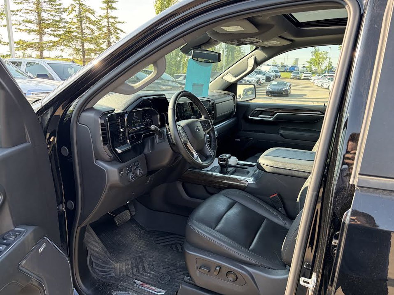 2024 Chevrolet Silverado 1500 4WD Crew Cab 147 RST Black Sherwood Park - photo #6