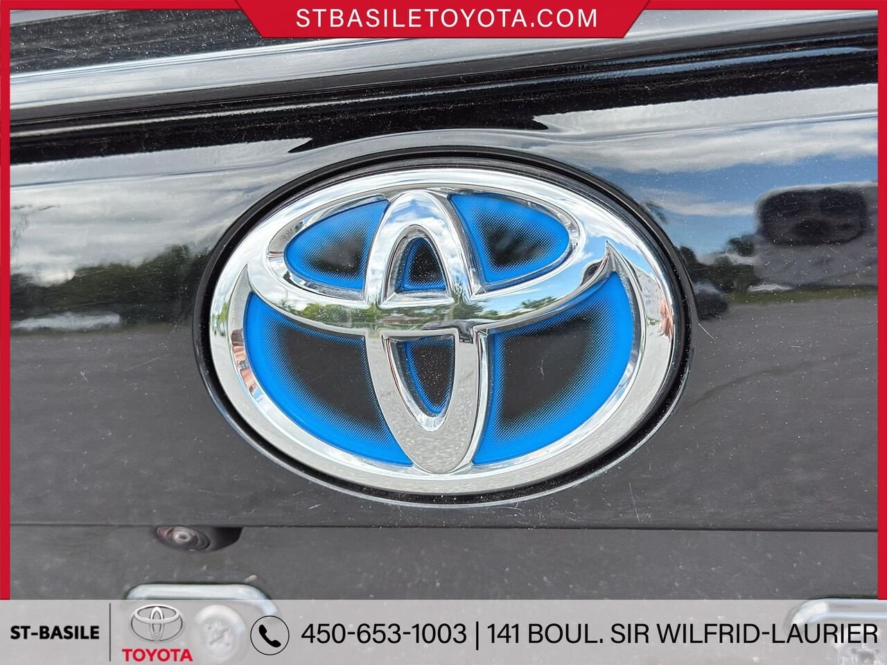 TOYOTA RAV4 Hybride 2022 Noir minuit métallisé Saint-Basile-le-Grand - photo #4
