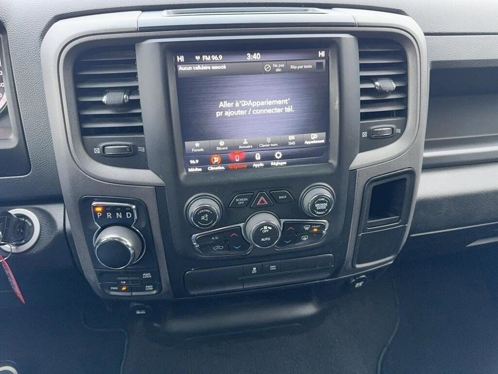 2020 Ram 1500 Classic VIN 1C6RR7FG9LS154863 Black Chicoutimi - photo #13