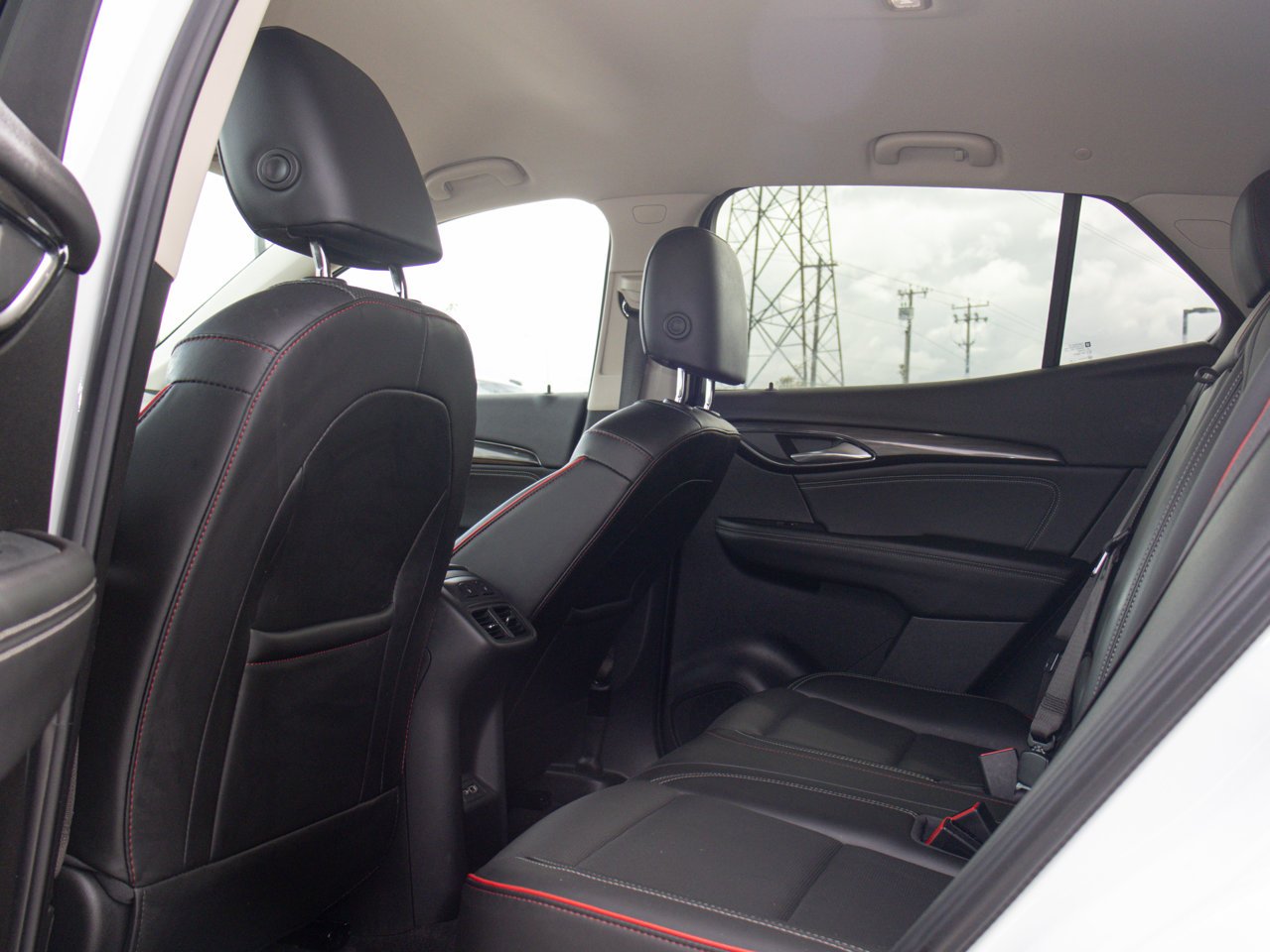 2022 Buick Envision AWD 4dr Essence White Sherwood Park - photo #33