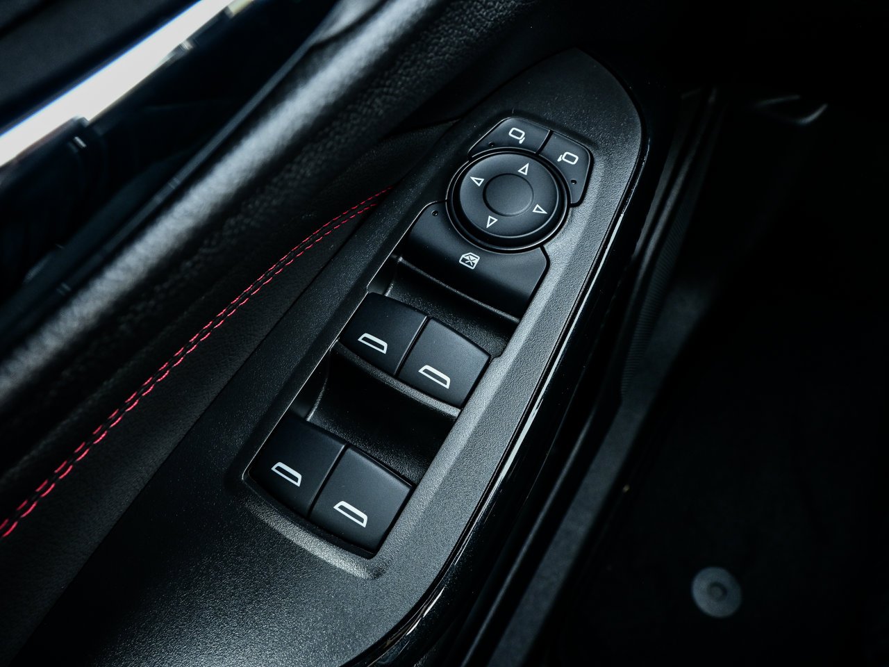 2025 Chevrolet Trax FWD 4dr 2RS Grey Sherwood Park - photo #18