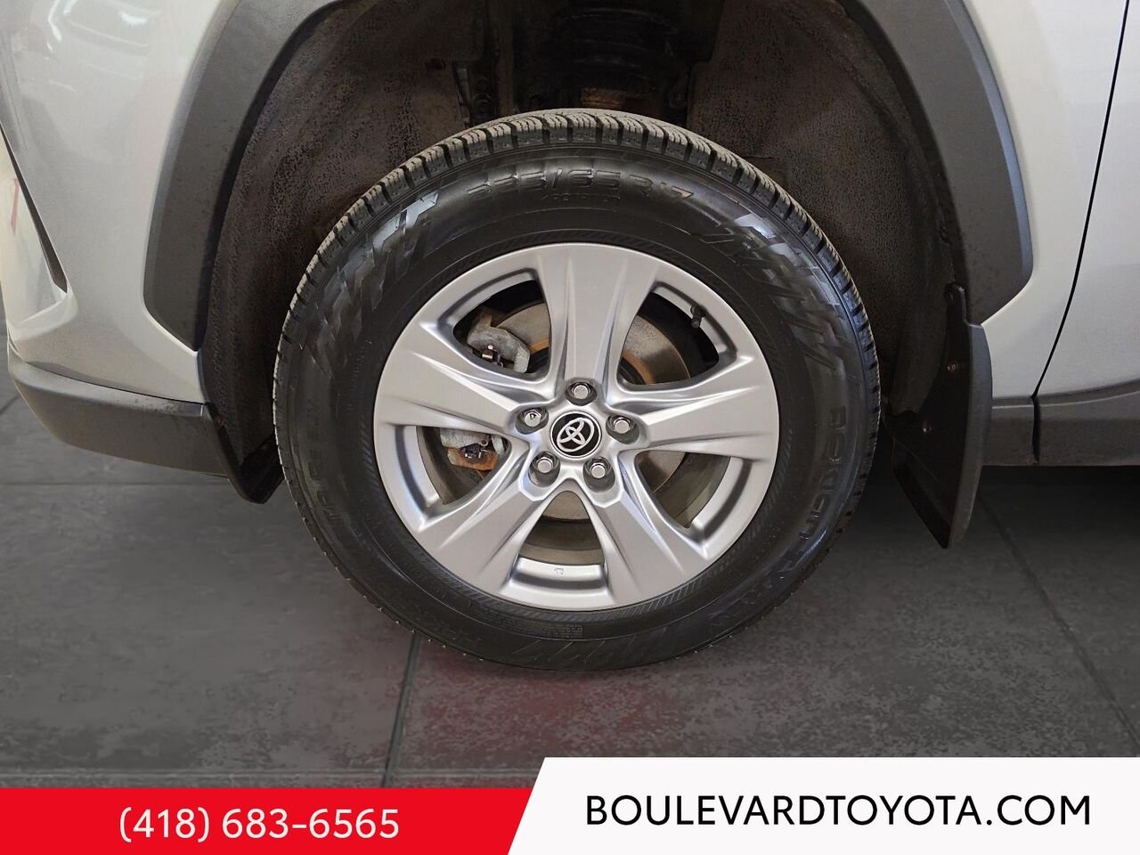 Toyota RAV4 99569A-24 | XLE HYBRIDE, AWD 2023 Argent Québec - photo #6