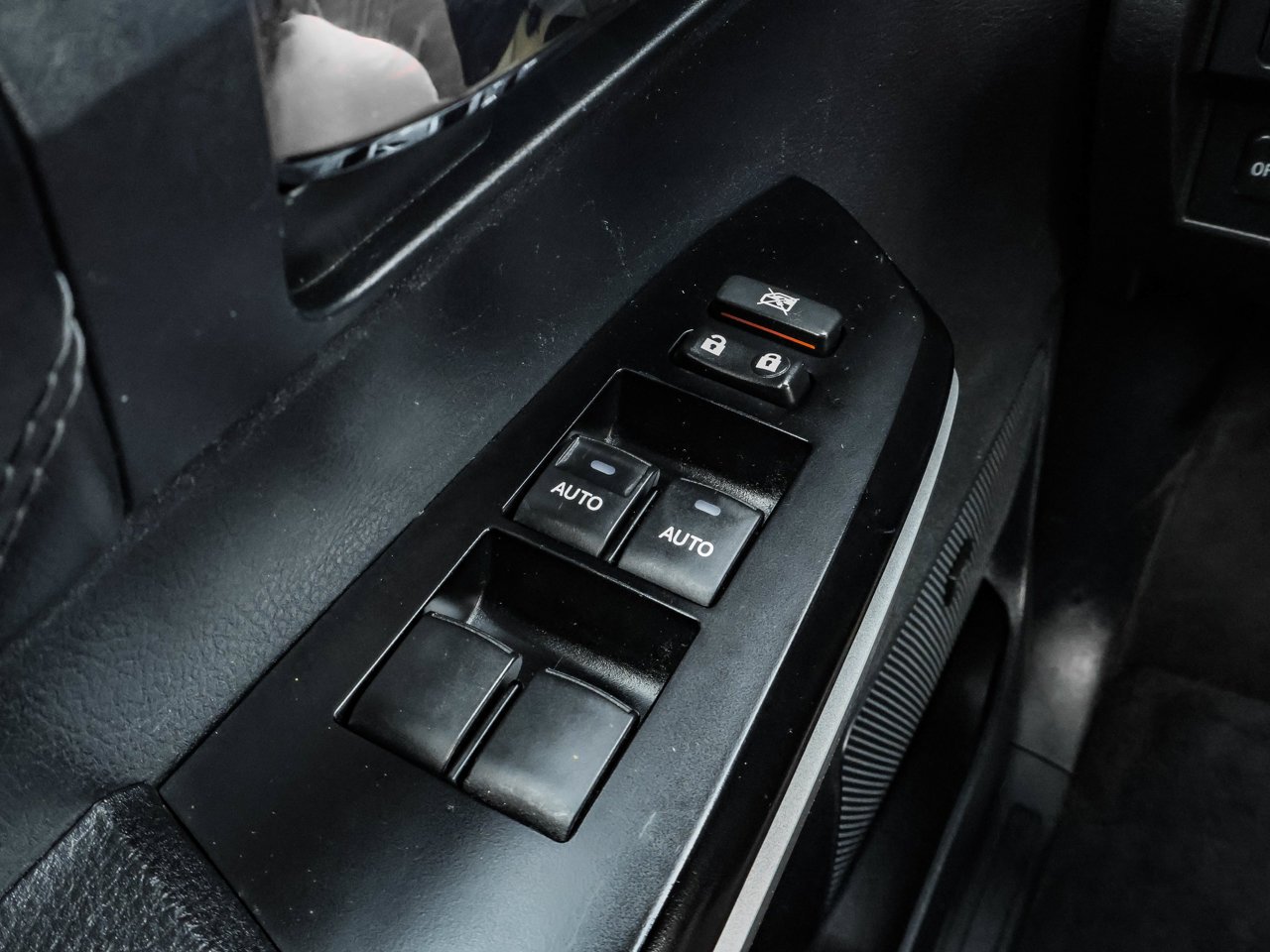 2015 Toyota Tundra 4WD Crewmax 146 5.7L Platinum Black Sherwood Park - photo #19