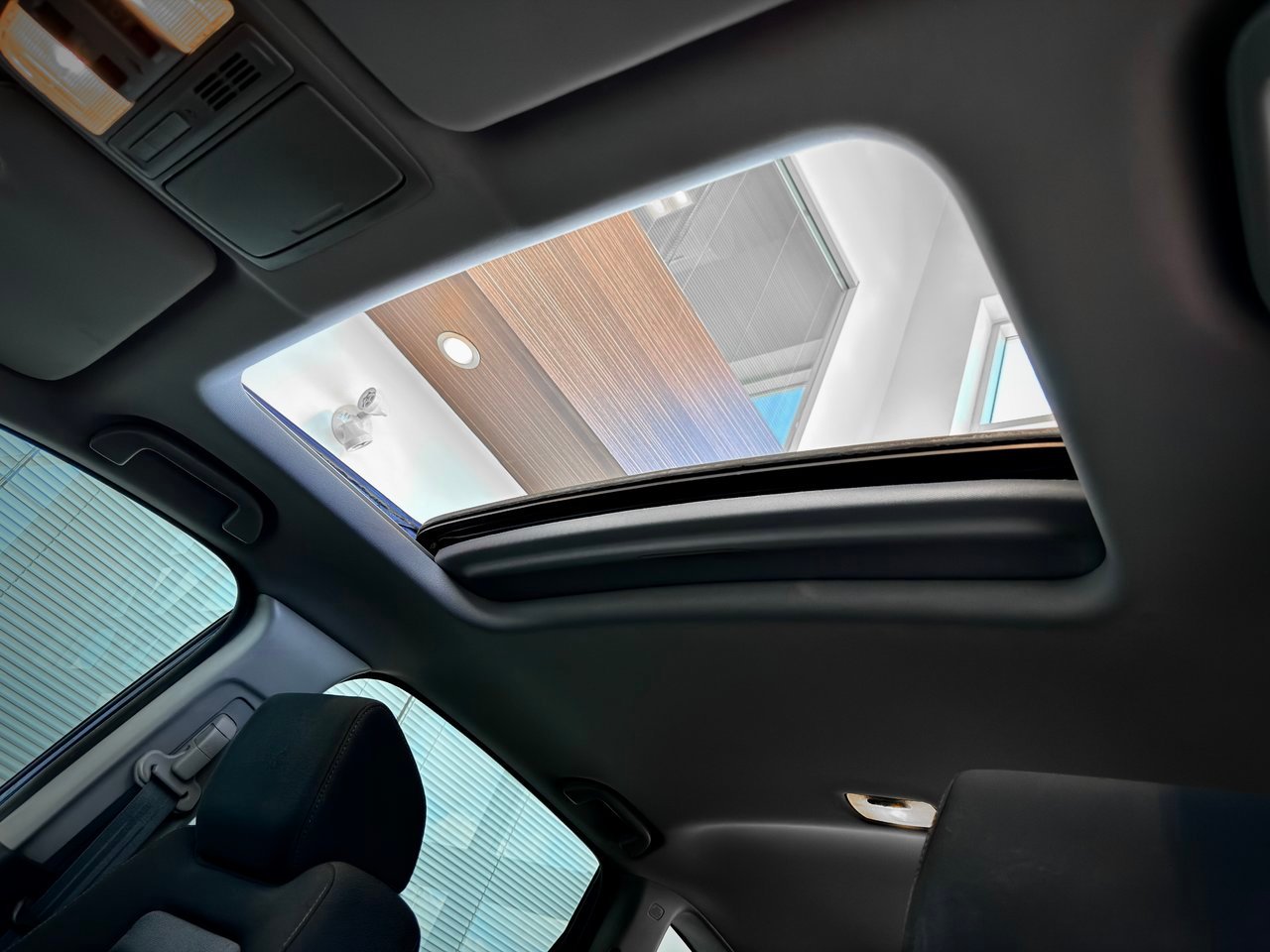 2019 Honda CR-V Blue Notre-Dame-des-Prairies - photo #15