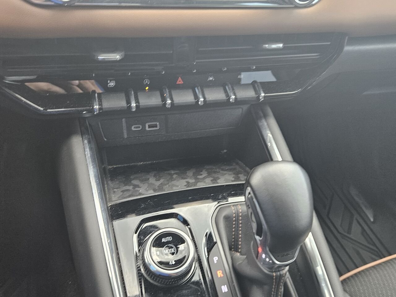 GMC Canyon AT4 cabine multiplace 4RM 2024 Gris Thetford Mines - photo #10