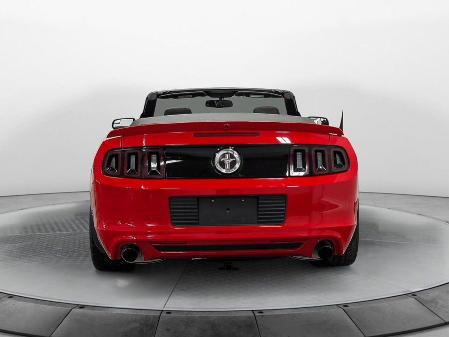 Ford MUSTANG Convertible V6 Premium 1 Propriétaire Manuelle 2014 Rouge