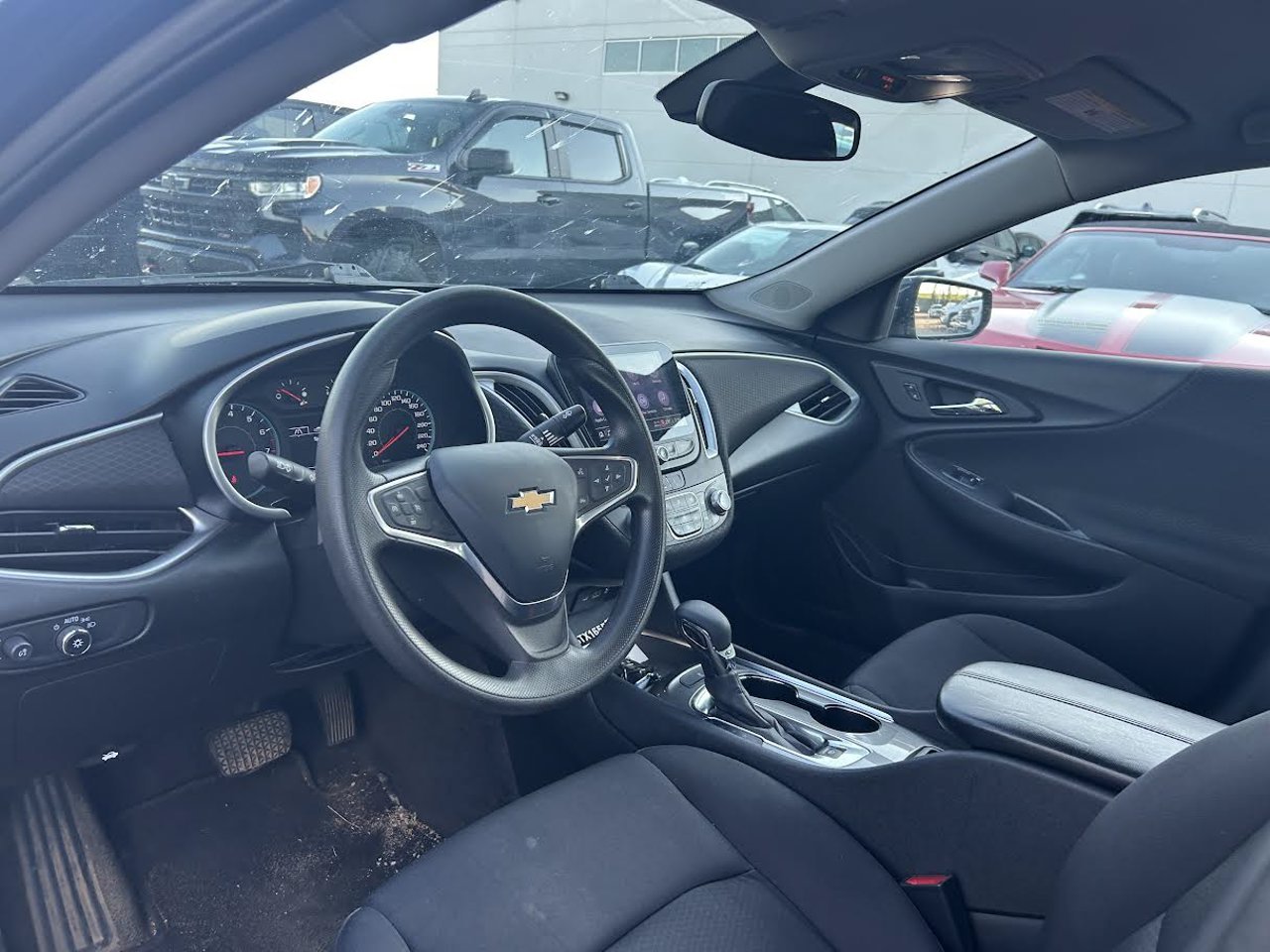 2022 Chevrolet Malibu 4dr Sdn LT Grey Sherwood Park - photo #5