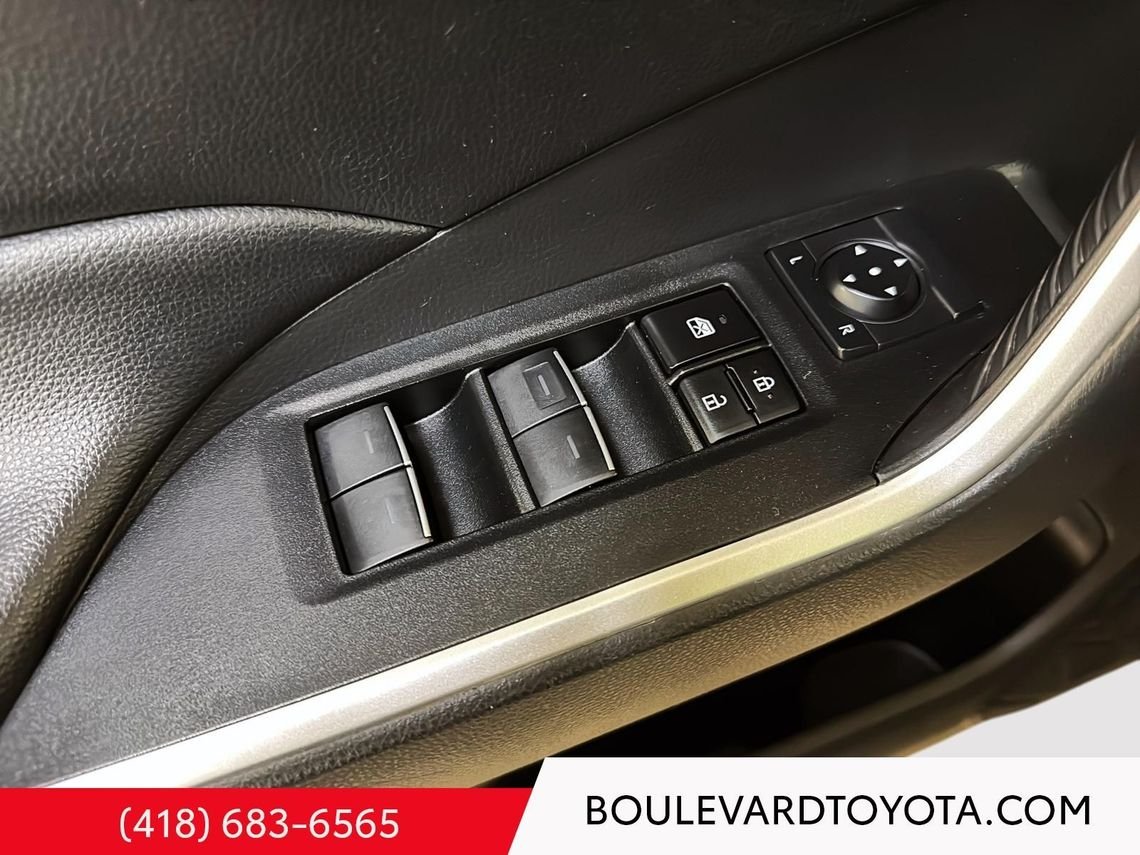 Toyota RAV4 99232A-83 | XLE, AWD 2023 Gris Québec - photo #8