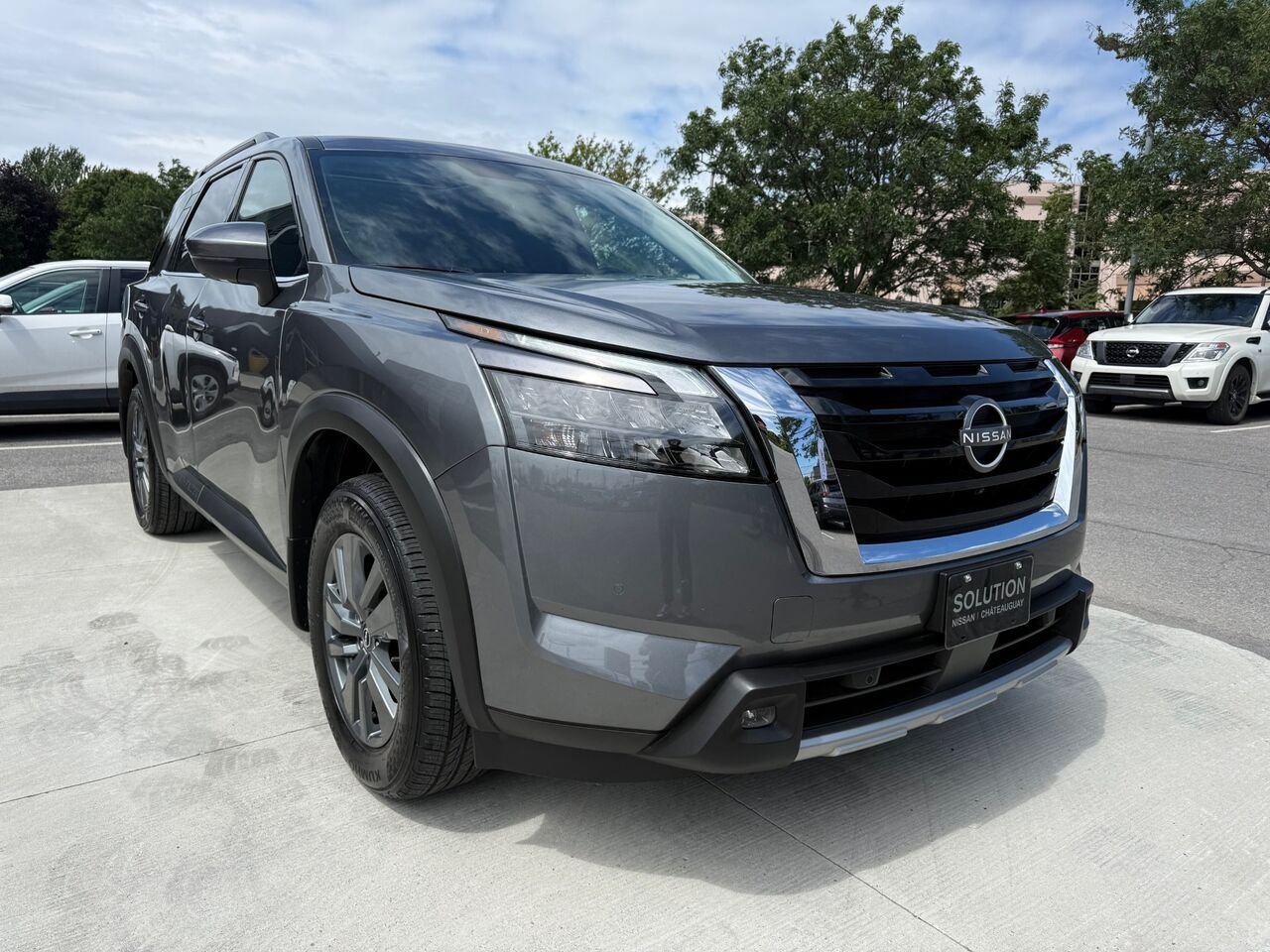 Nissan Pathfinder SV 4RM 2024 Gris Châteauguay - photo #2