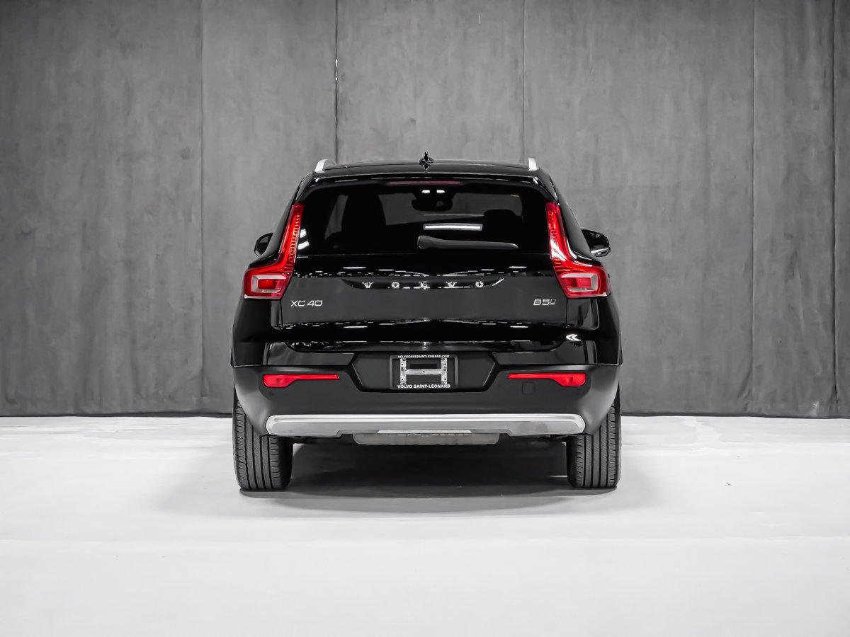 Volvo XC40 B5 PLUS DARK 2023 Noir Montréal - photo #4