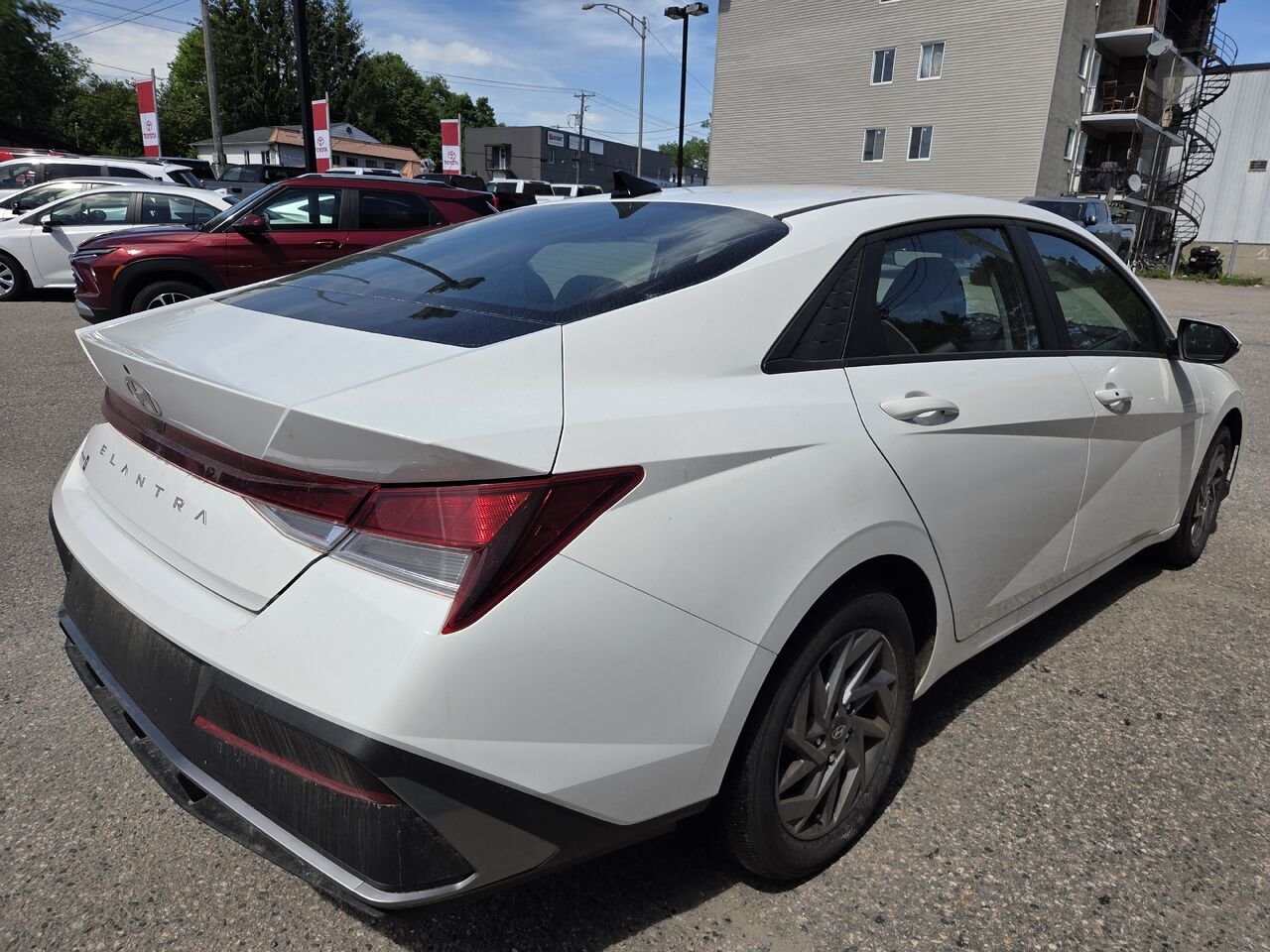 2024 Hyundai Elantra White Rouyn-Noranda - photo #4