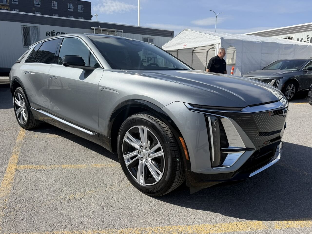 2024 Cadillac LYRIQ TECH FINANCEMENT À PARTIR DE 0.99% Silver Laval - photo #6