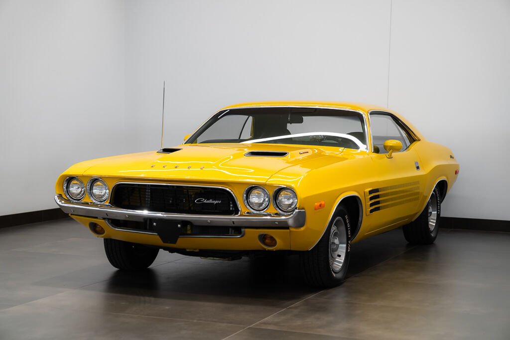 Dodge Challenger 1972 Jaune Montréal - photo #0
