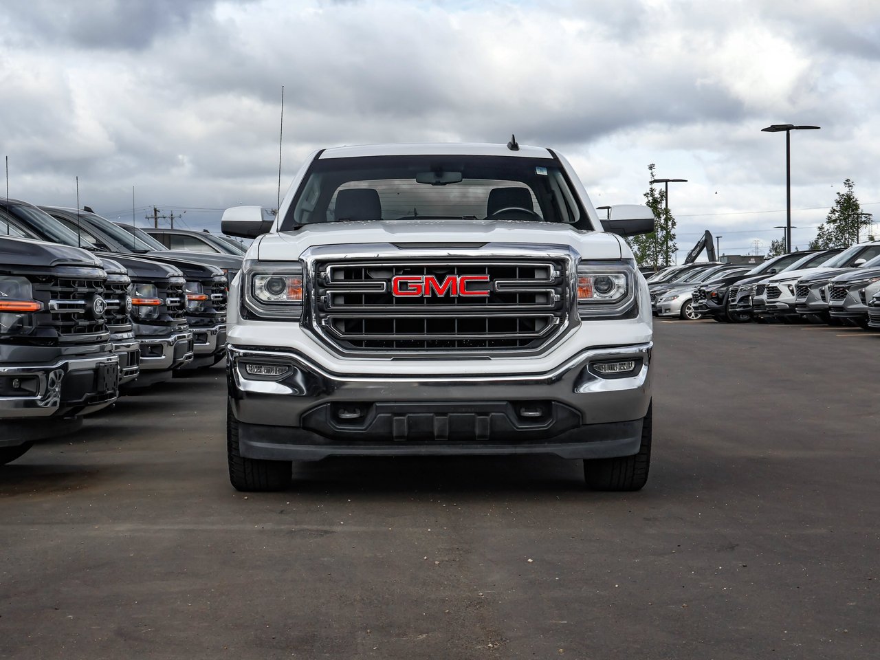 2016 GMC Sierra 1500 4WD Crew Cab 143.5 SLE White Sherwood Park - photo #2
