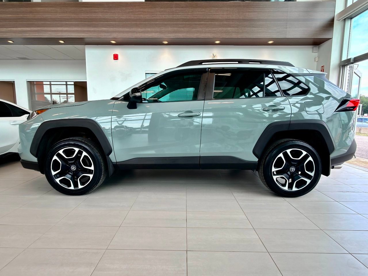 2020 Toyota RAV4 gray Notre-Dame-des-Prairies - photo #7