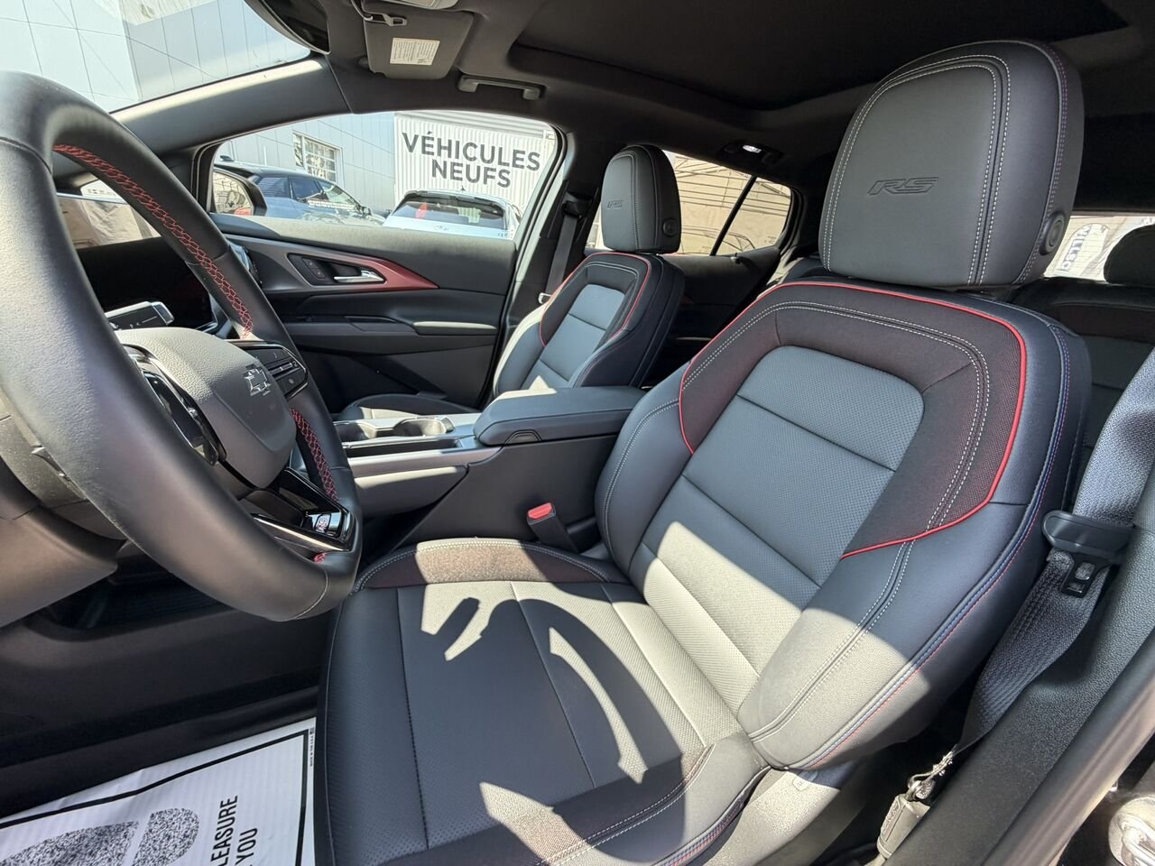 2026 Chevrolet Equinox EV RS AWD TOIT PANORAMIQUE Black Laval - photo #22