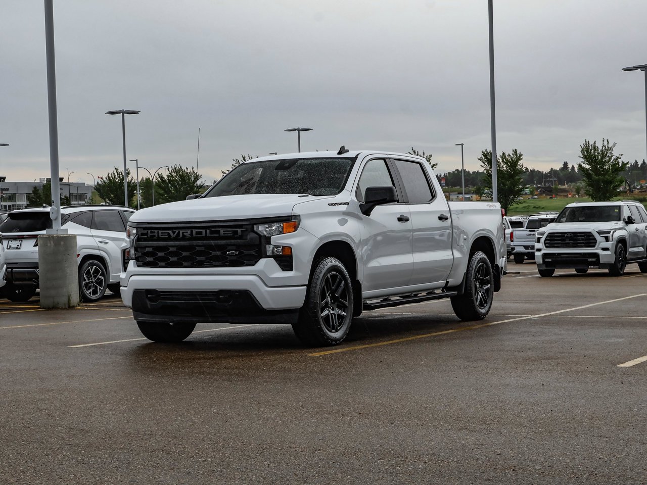 2025 Chevrolet Silverado 1500 4WD Crew Cab 147 Custom White Sherwood Park - photo #3