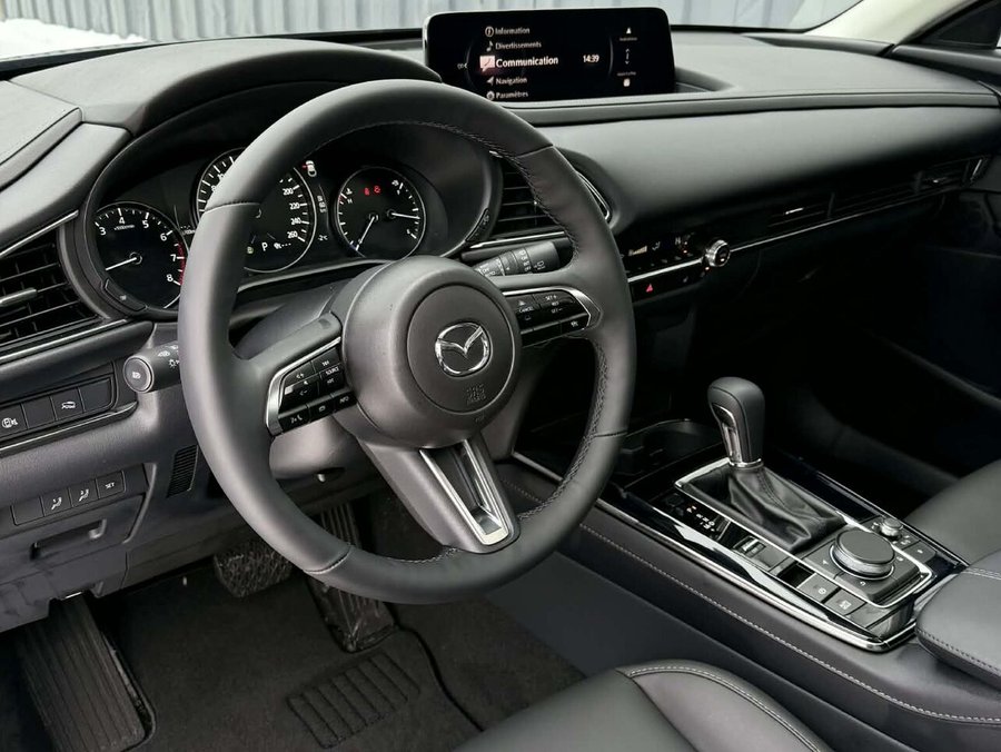 Mazda CX-30 GT turbo, awd, toit ouvrant, Écran 360 degré, Navigation, chargeur sans fil pour cellulaire 2025 Noir de jais mica