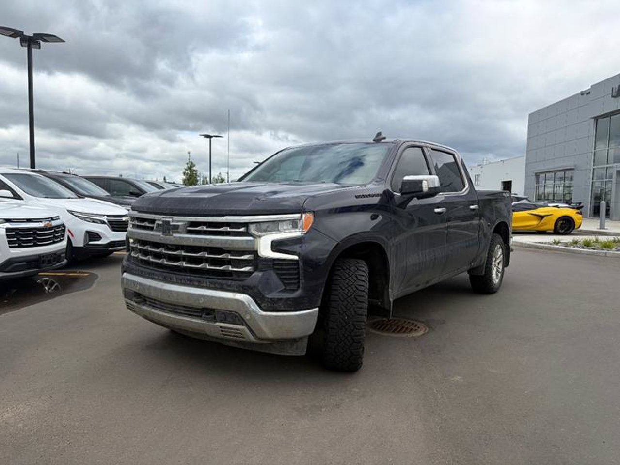 2024 Chevrolet Silverado 1500 4WD Crew Cab 147 LTZ Grey Sherwood Park - photo #4