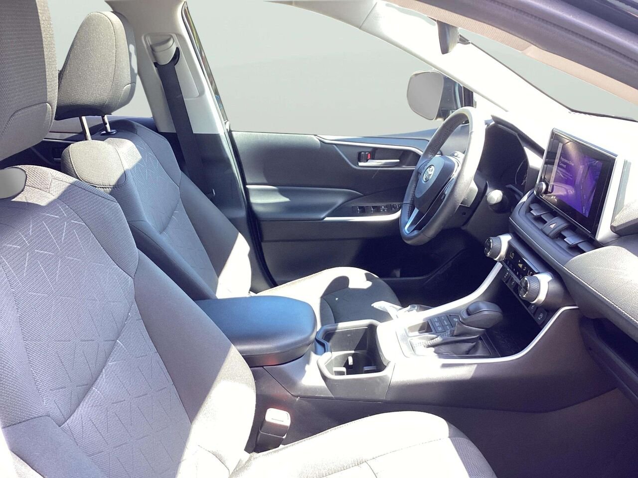 2024 TOYOTA RAV4 XLE Black Gatineau - photo #18