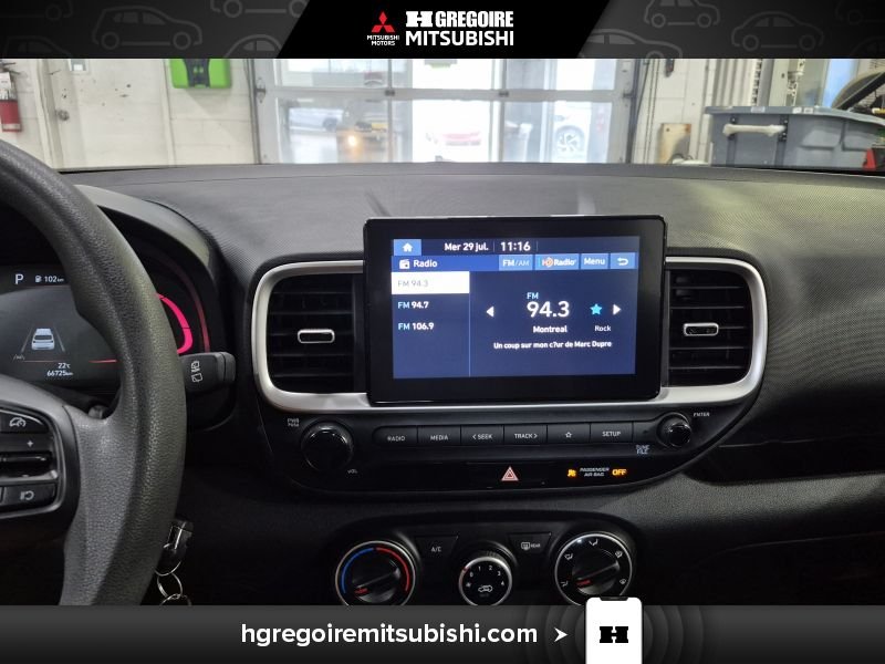 2023 Hyundai Venue Black Blainville - photo #25