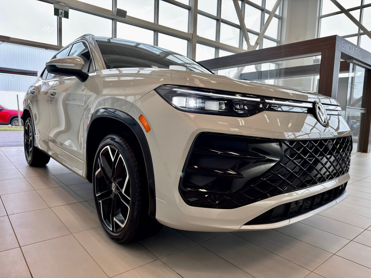 Volkswagen Tiguan 2026 Gris Notre-Dame-des-Prairies - photo #6