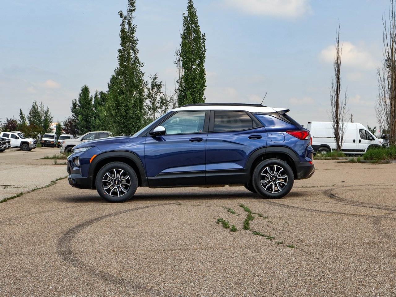 2023 Chevrolet Trailblazer AWD 4dr ACTIV Blue Sherwood Park - photo #4