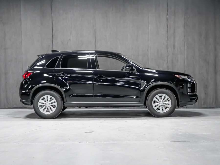 2026 Mitsubishi RVR SE Black