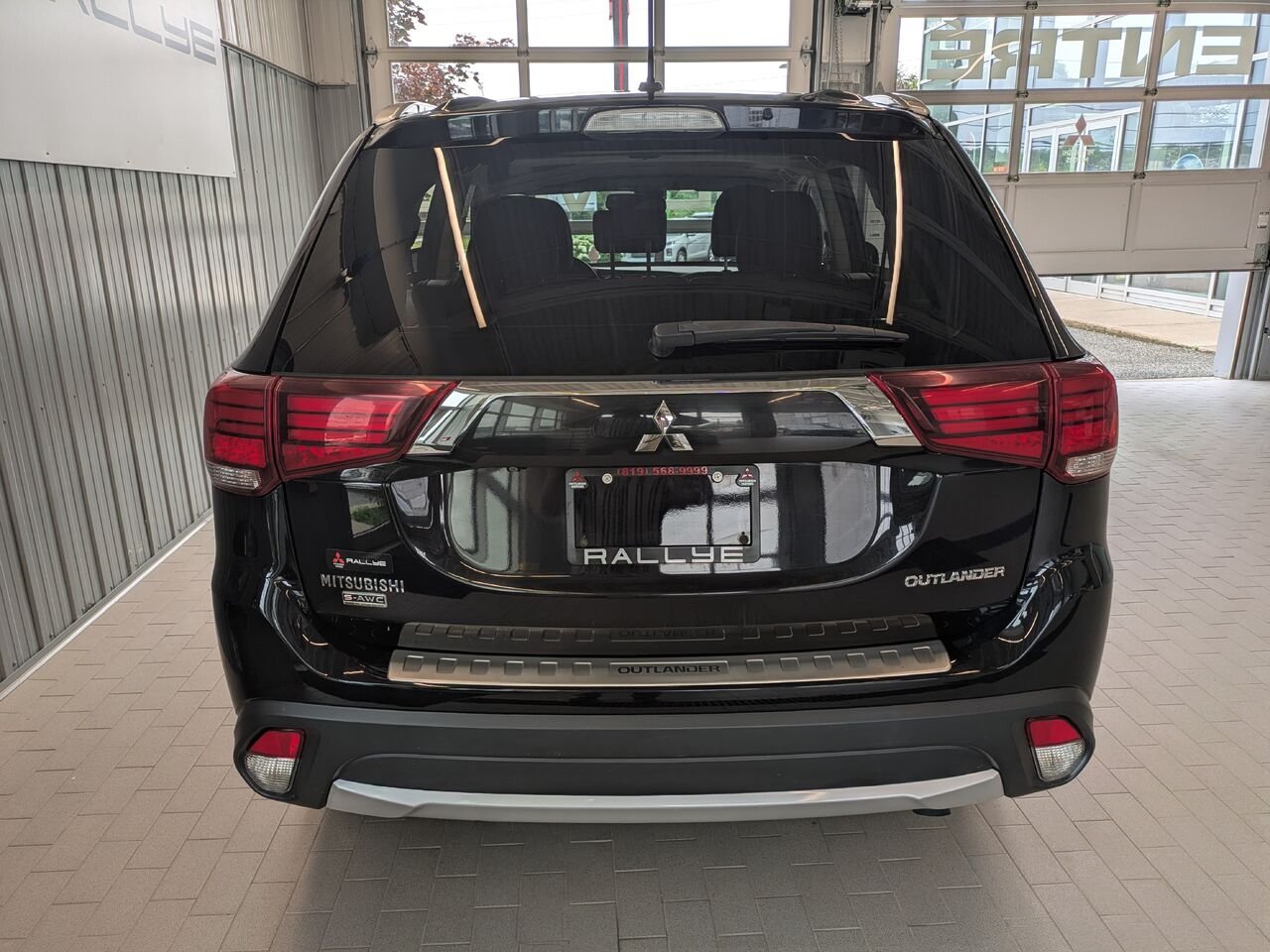 2016 Mitsubishi Outlander Black Gatineau - photo #2