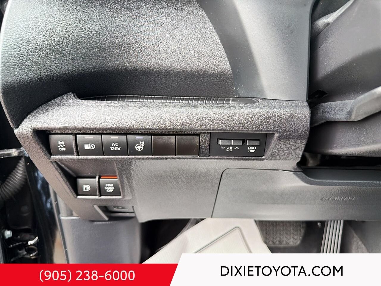 2026 Toyota Sienna XSE AWD TEC PKG / HEATED SEATS / REAR-ENTERTAINMENT PLAYER / ALLOY WHEELS / CARPLAY AND ANDROID AUTO Black Mississauga - photo #13