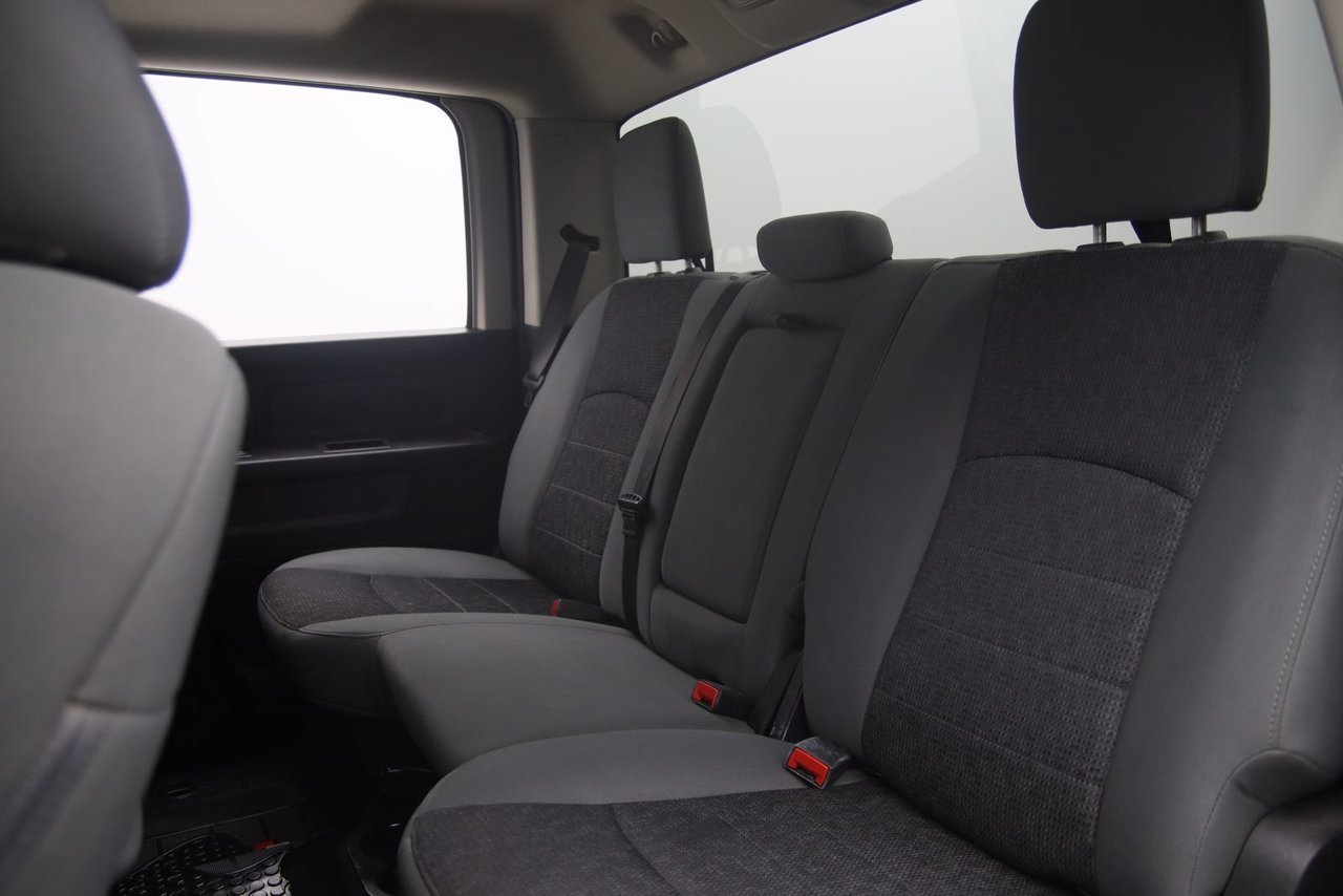 2020 Ram 1500 Classic VIN 3C6RR7KT4LG183911 Grey Chicoutimi - photo #8