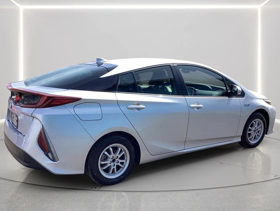 TOYOTA PRIUS PLUG-IN HYBRID 2022 2022 Argent classique métallisé