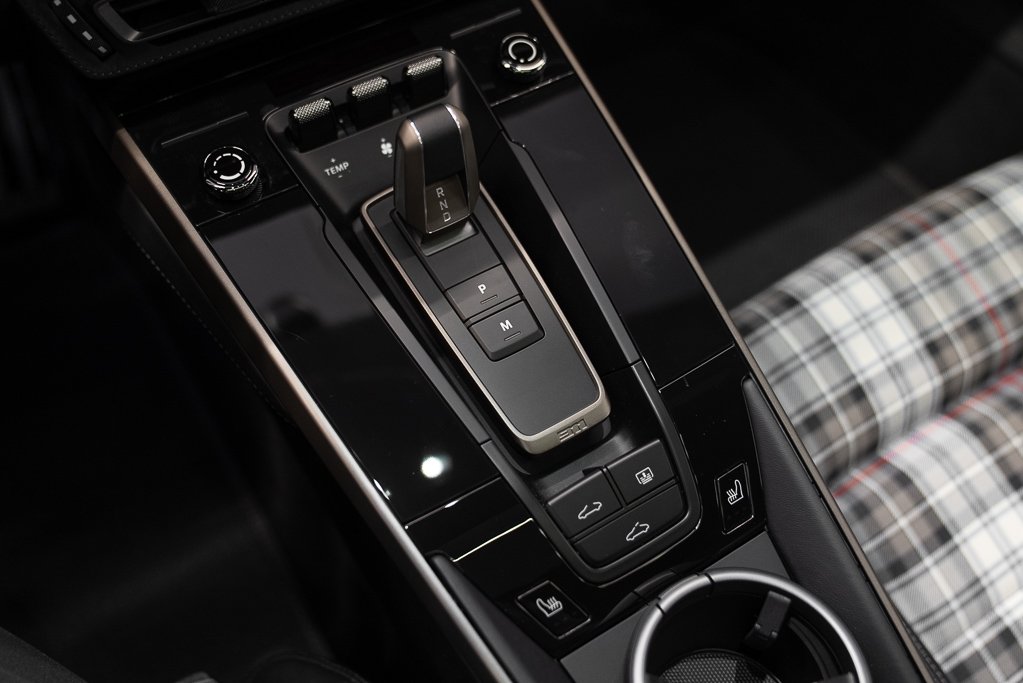 Porsche 911 Turbo 50 Years Coupe 2025 Vert Kirkland - photo #18