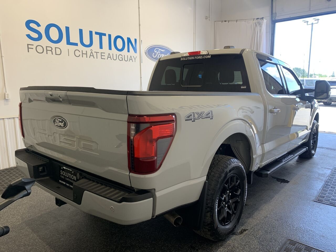 Ford F-150 F150 XLT CREW CAB SHORT BOX 2024 Gris Châteauguay - photo #7