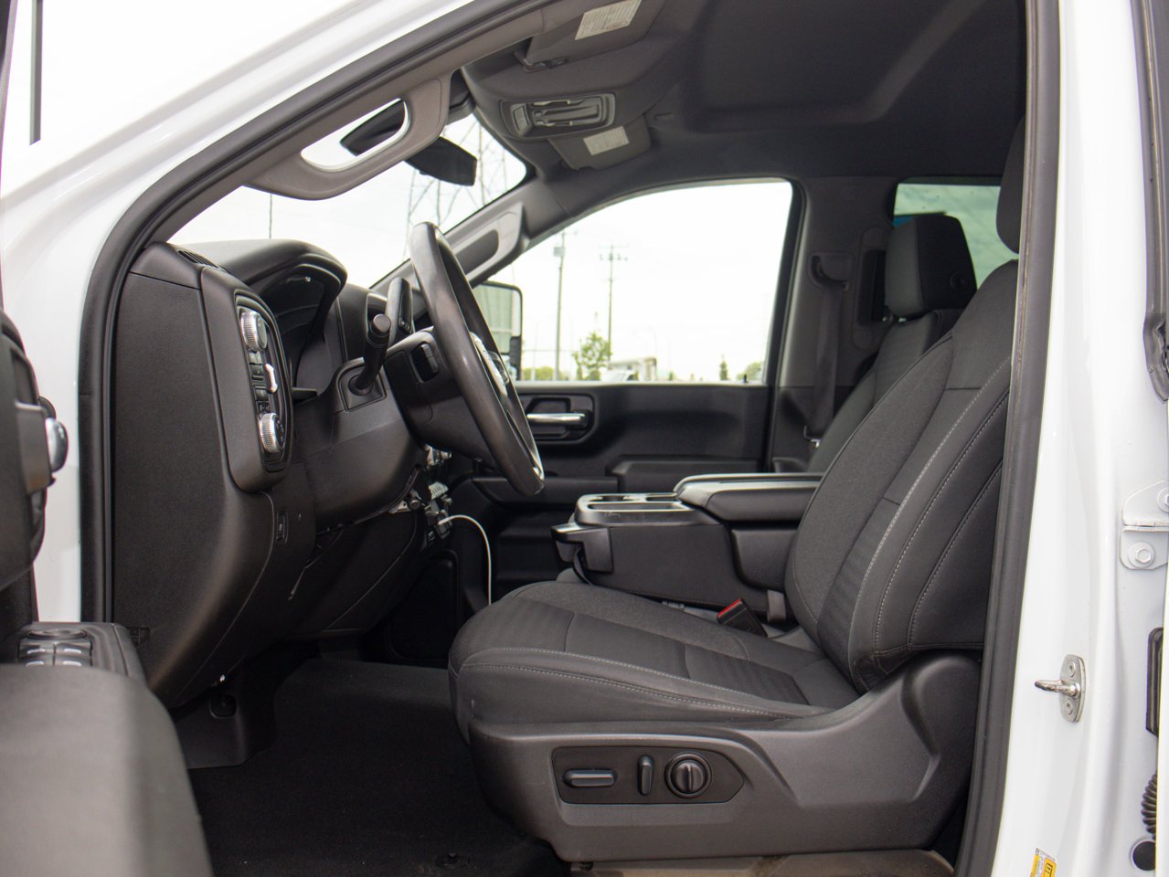 2022 GMC Sierra 2500HD 4WD Crew Cab 159 Pro White Sherwood Park - photo #17