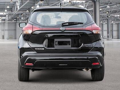 2025 Nissan Kicks Play 2025 Black