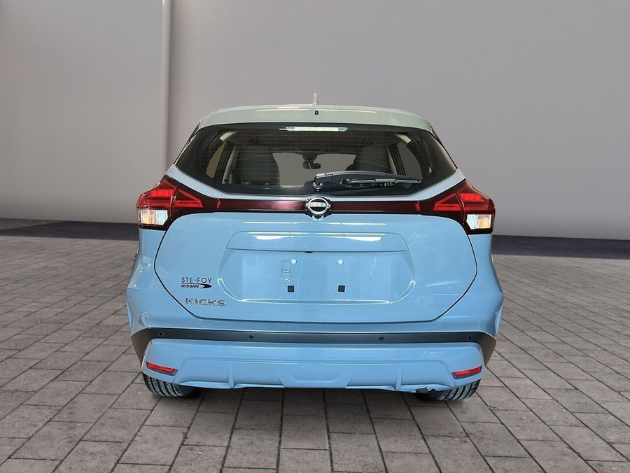 Nissan KICKS PLAY SV TA 2025 2025 Gris