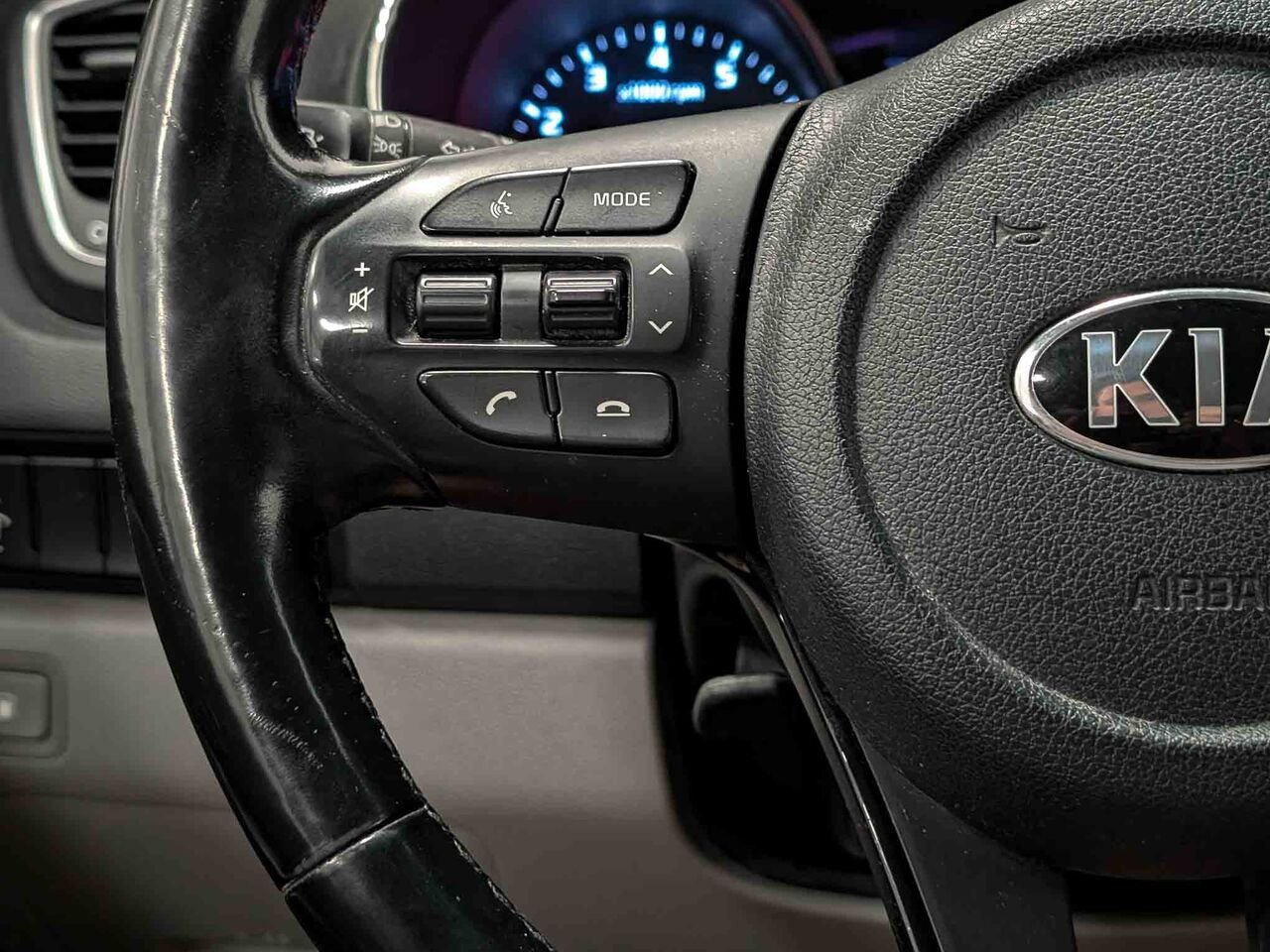 2020 Kia Sedona LX TA Blue Sherbrooke - photo #13