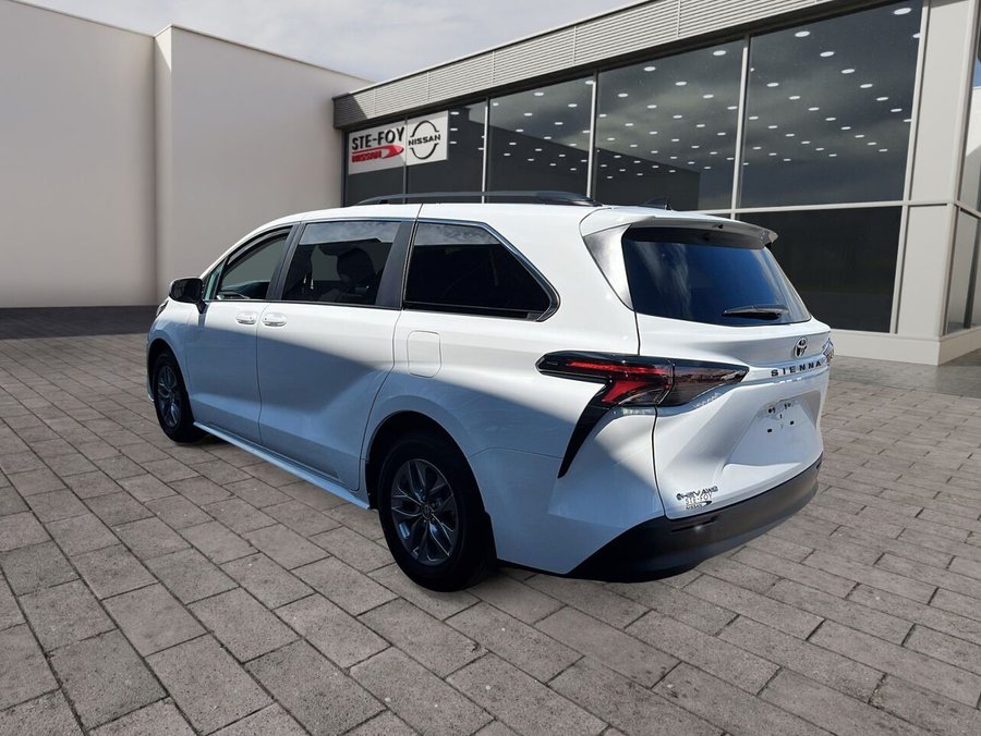 2026 Toyota Sienna LE 8 PASSAGERS 2026 White