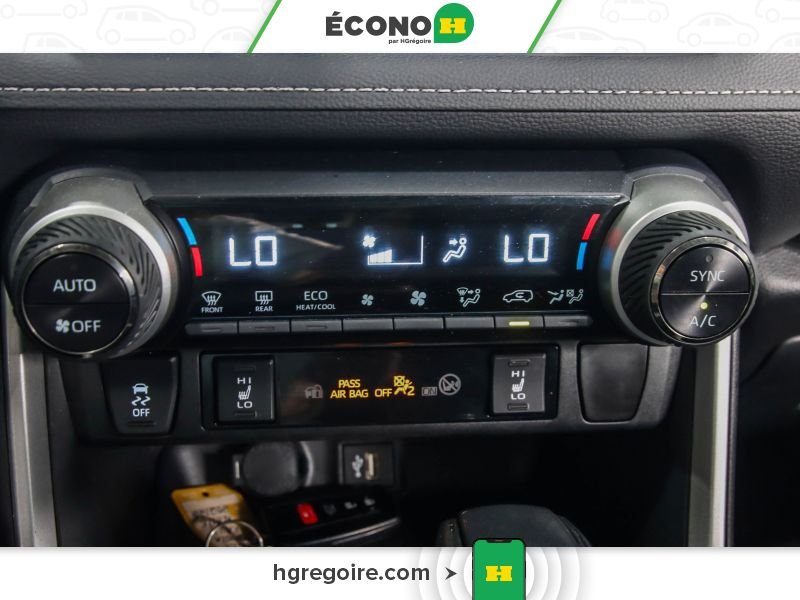 Toyota Rav 4 821073 | HYBRID XLE AWD TOIT MAGS CAM RECULE 2024 Blanc Laval - photo #12