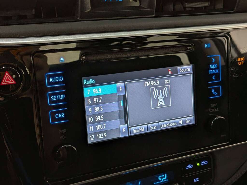 2017 Toyota Corolla 4dr Sdn CVT CE White Val-David - photo #20