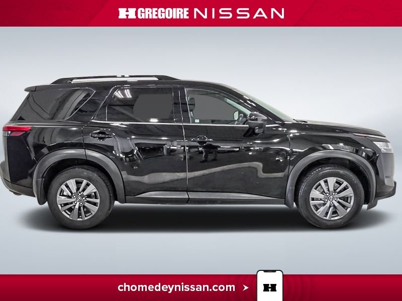 2022 Nissan Pathfinder Black Laval - photo #10