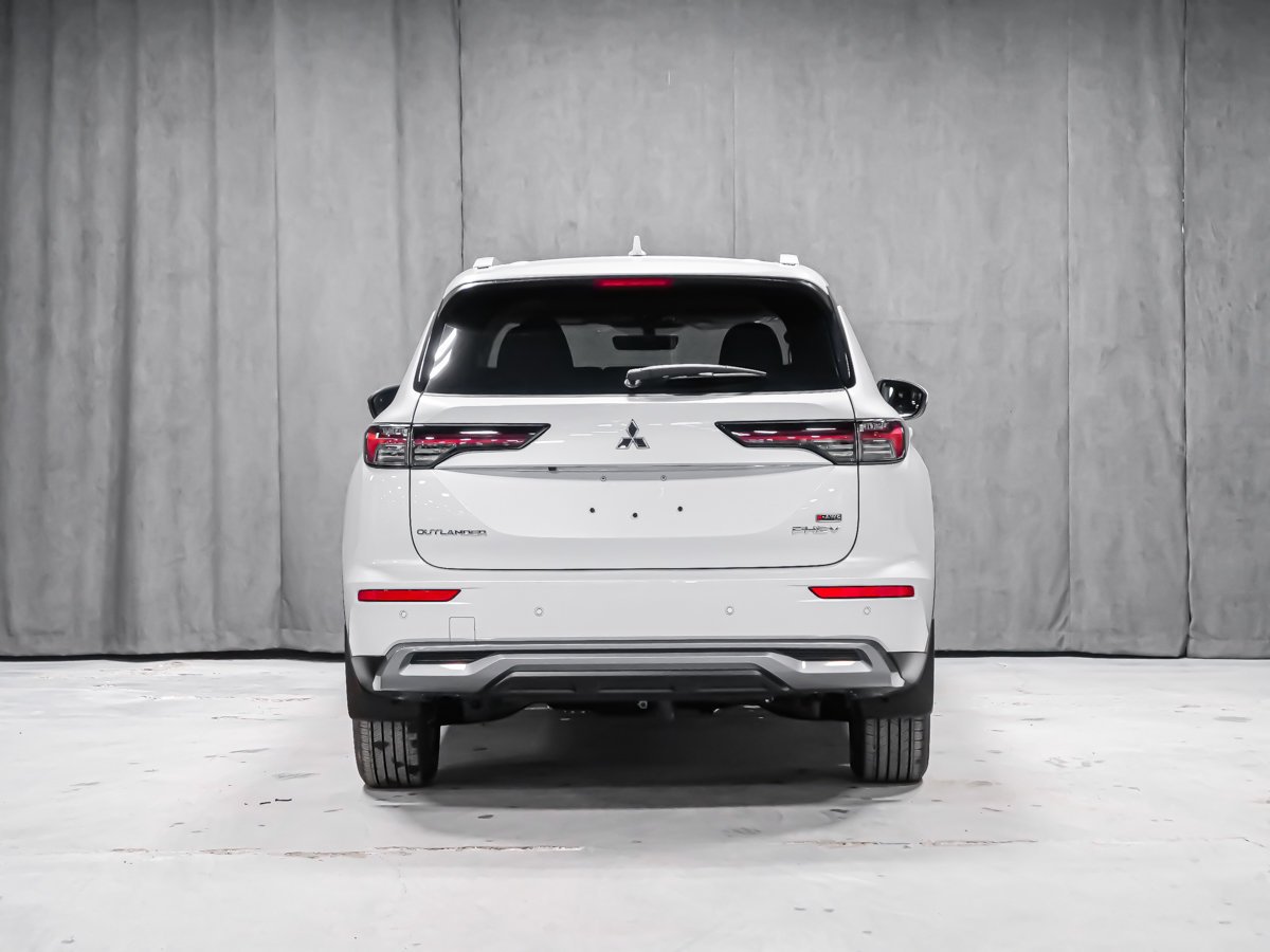 Mitsubishi Outlander PHEV SE 2026 Fini taillé diamant Blanc de qualité supérieure Montréal - photo #5