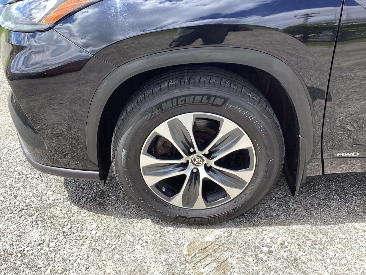 2023 Toyota Highlander XLE AWD Black Gatineau - photo #9