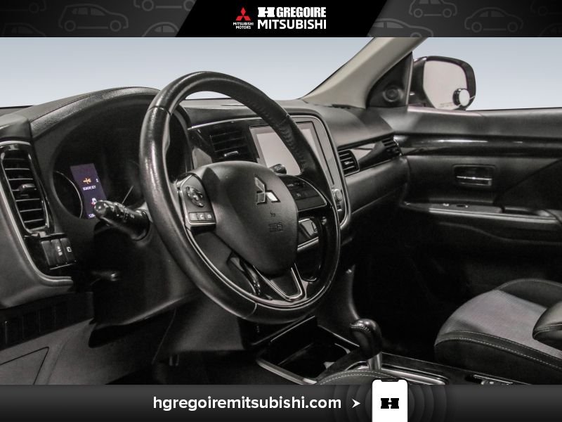 2020 Mitsubishi Outlander Grey Laval - photo #11
