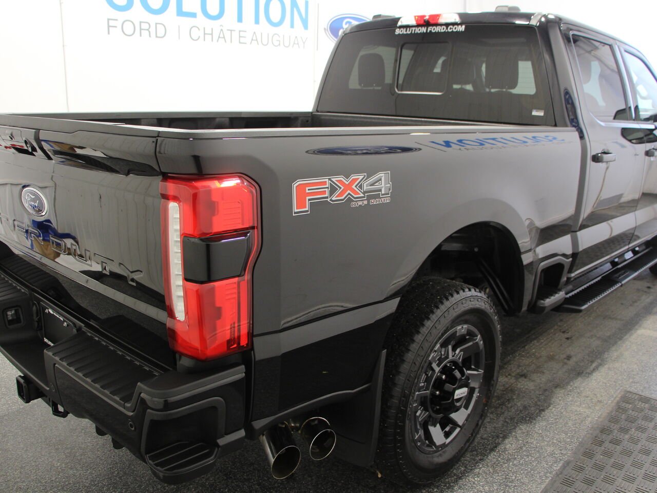 2024 Ford Super Duty F-250 SRW Agate Black Metallic Châteauguay - photo #2