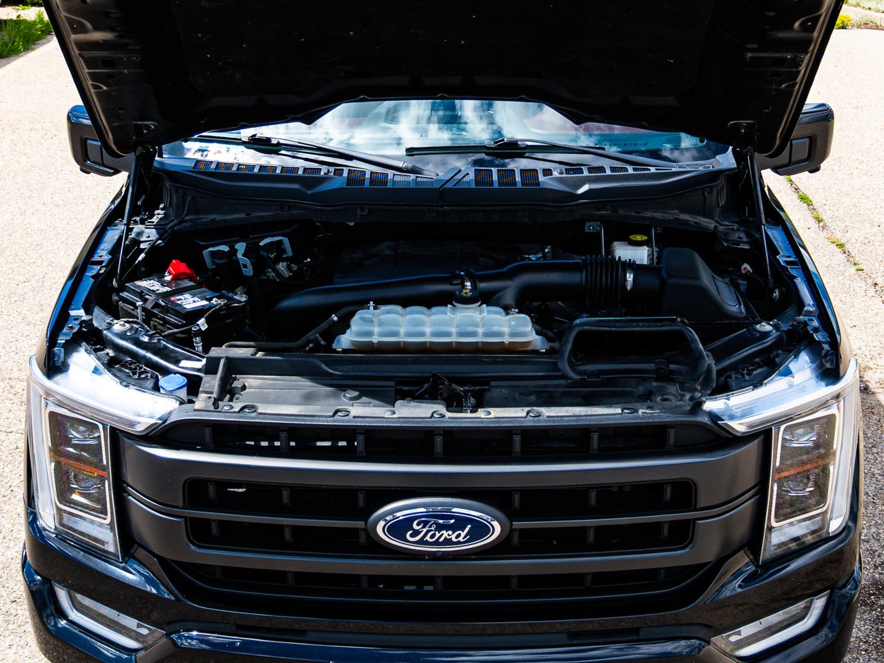 2023 Ford F-150 LARIAT 4WD SuperCrew 5.5' Box Black Sherwood Park - photo #8