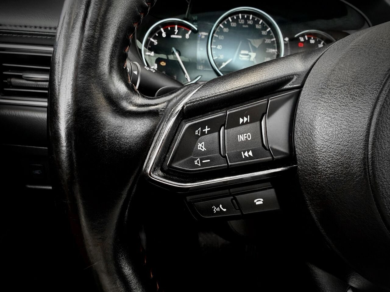 2022 Mazda CX-5 Red Notre-Dame-des-Prairies - photo #27