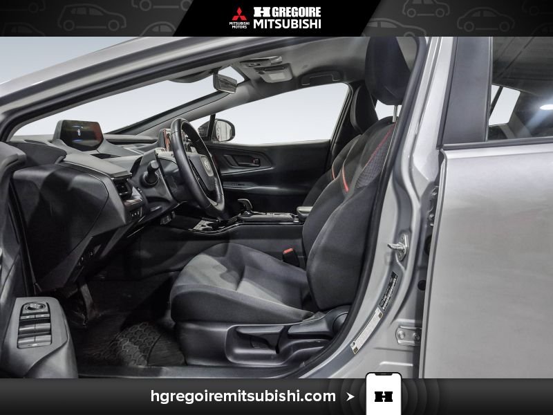 Toyota Prius 2024 Argent Blainville - photo #13